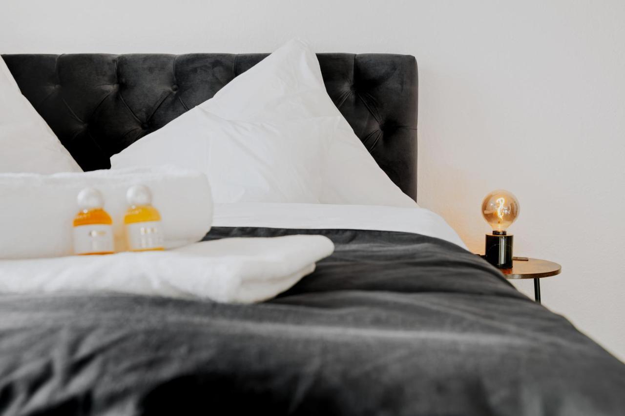 Blissplace 3 Zi Premium Apartment Nahe Getec Arena Mit Kingsize Betten Und Balkon Magdeburg Eksteriør bilde